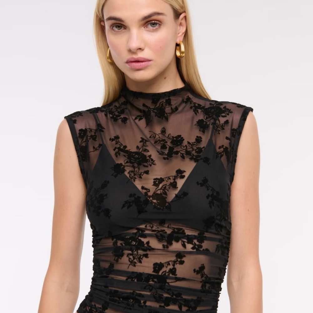 NWT Abercrombie & Fitch Paloma Top Color black Size S